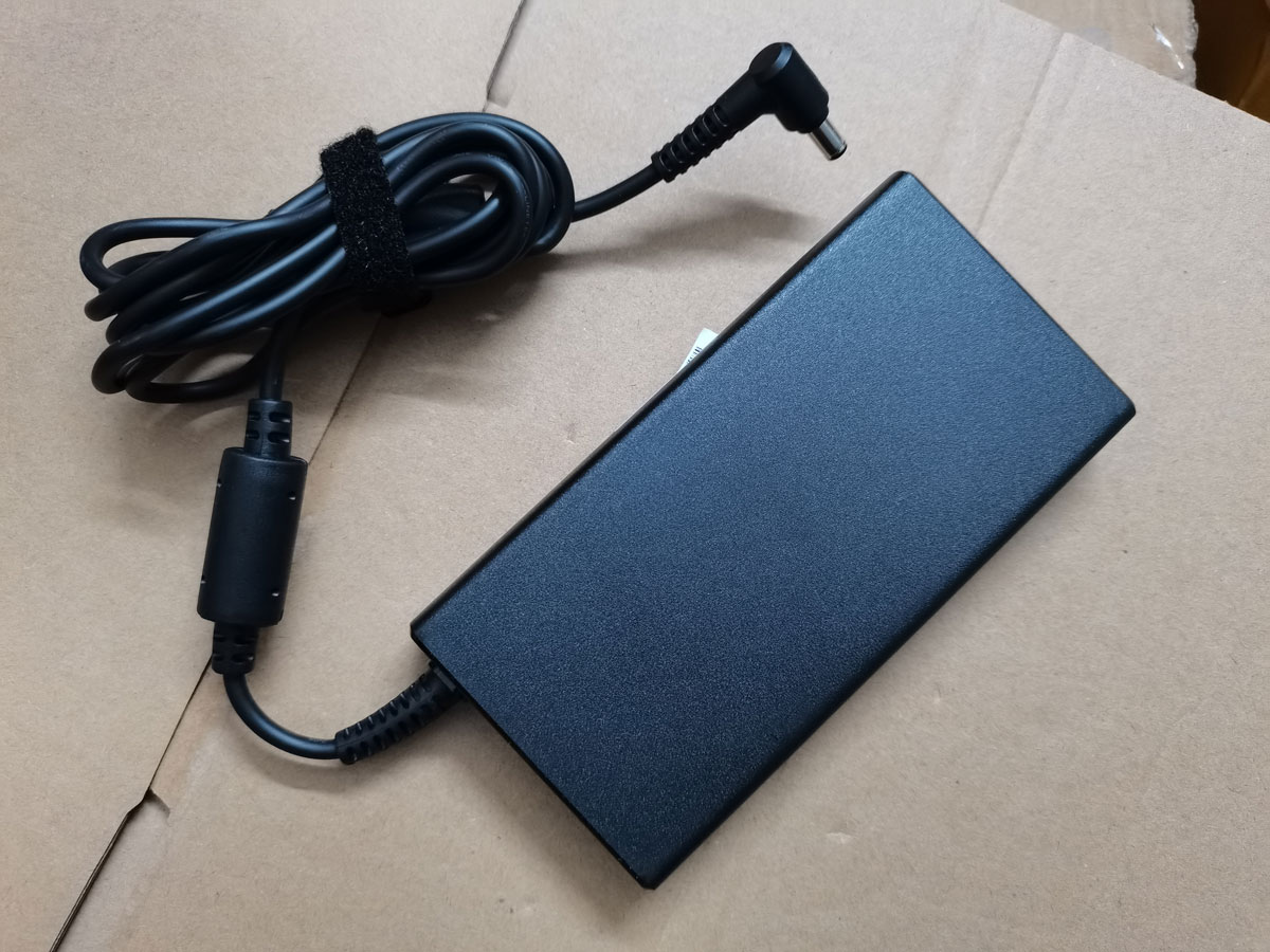 جديد سليم OEM Chicony 19.5 فول - مراجعة Pc Gaming News وسعره